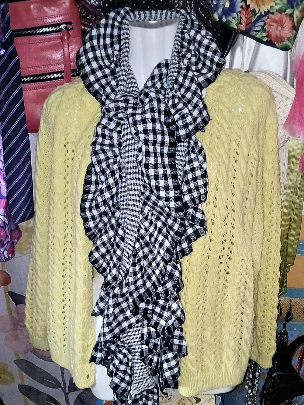 Black & White Checkered Ruffle Scarf Like New